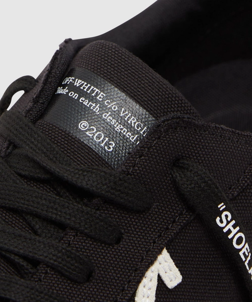 Off White Low vulc canvas sneaker